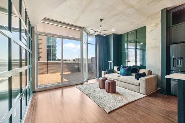 600 12th Ave S Apt 902, Nashville, TN 37203
