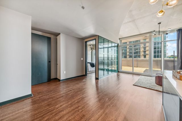 600 12th Ave S Apt 902, Nashville, TN 37203