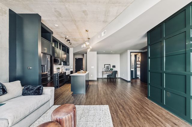 600 12th Ave S Apt 902, Nashville, TN 37203