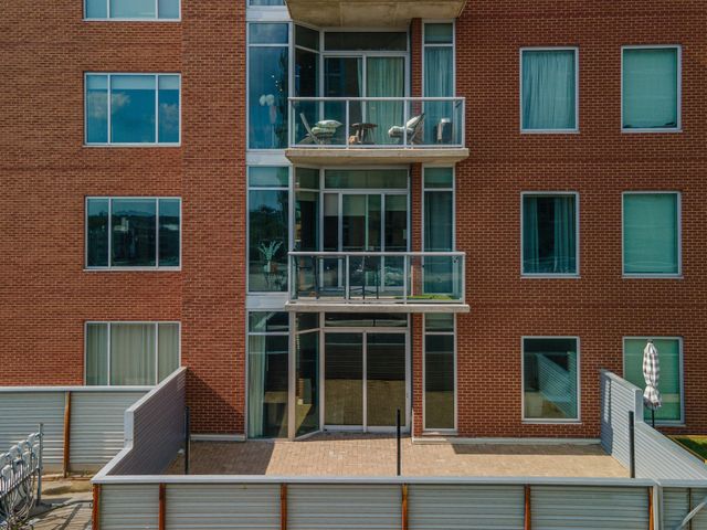 600 12th Ave S Apt 902, Nashville, TN 37203