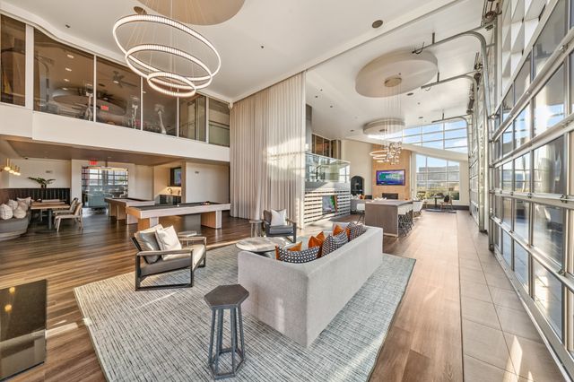 600 12th Ave S Apt 902, Nashville, TN 37203
