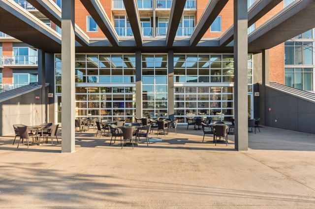 600 12th Ave S Apt 902, Nashville, TN 37203