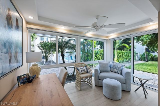 1950 Gulf Shore BLVD N 104, Naples, FL 34102