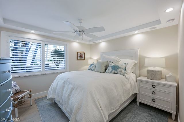 1950 Gulf Shore BLVD N 104, Naples, FL 34102