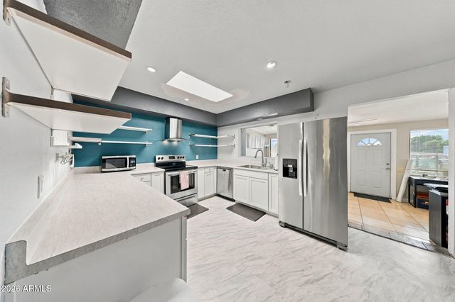 8601 E Cactus Road, Scottsdale, AZ 85260