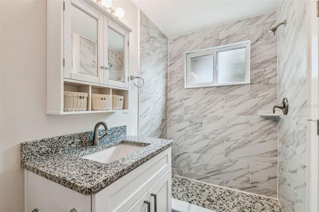 650 E TARPON AVENUE C1, Tarpon Springs, FL 34689