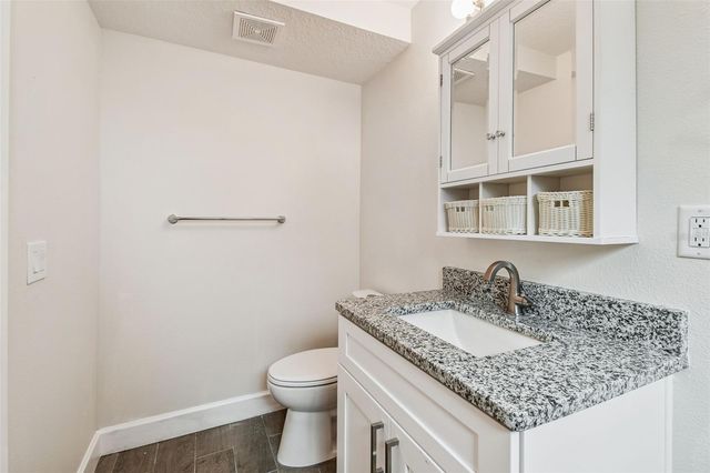 650 E TARPON AVENUE C1, Tarpon Springs, FL 34689