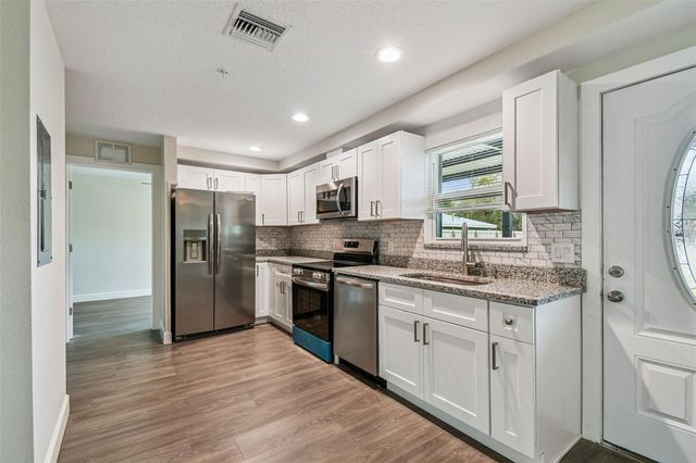 650 E TARPON AVENUE C1, Tarpon Springs, FL 34689