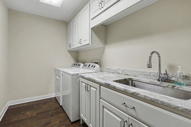 1339 Durness Court, Columbus, OH 43235