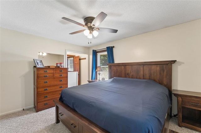 892 Gregory Street, Peculiar, MO 64078