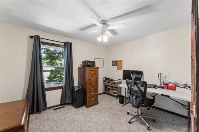 892 Gregory Street, Peculiar, MO 64078