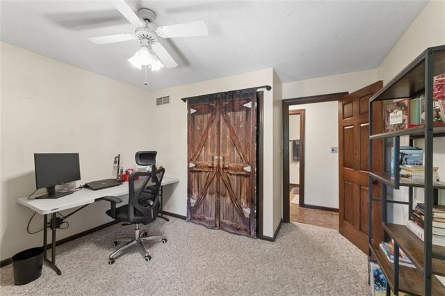 892 Gregory Street, Peculiar, MO 64078
