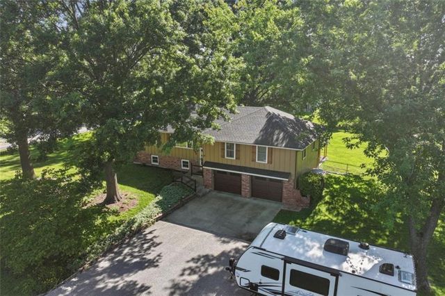 892 Gregory Street, Peculiar, MO 64078
