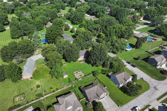 892 Gregory Street, Peculiar, MO 64078