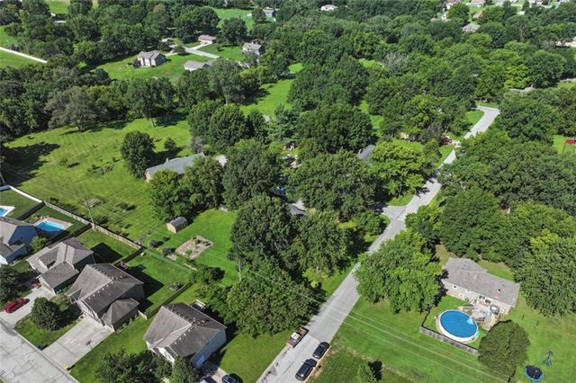 892 Gregory Street, Peculiar, MO 64078