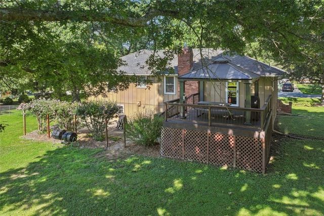 892 Gregory Street, Peculiar, MO 64078