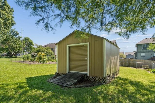 892 Gregory Street, Peculiar, MO 64078