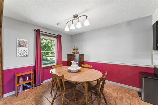 892 Gregory Street, Peculiar, MO 64078