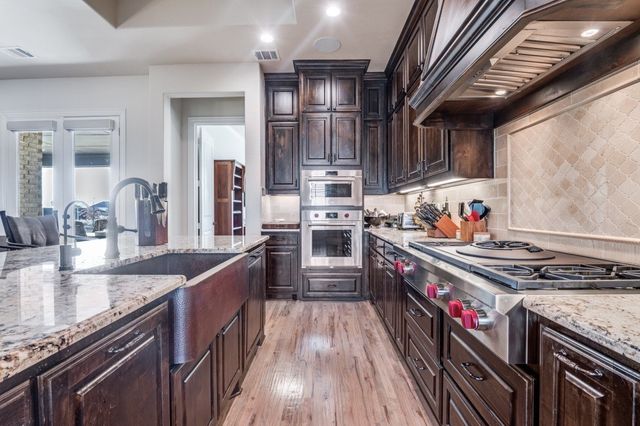 8210 Palmer Lane, Waxahachie, TX 75167