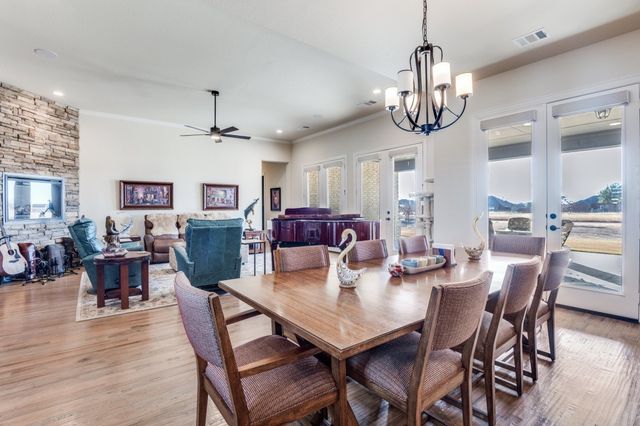 8210 Palmer Lane, Waxahachie, TX 75167