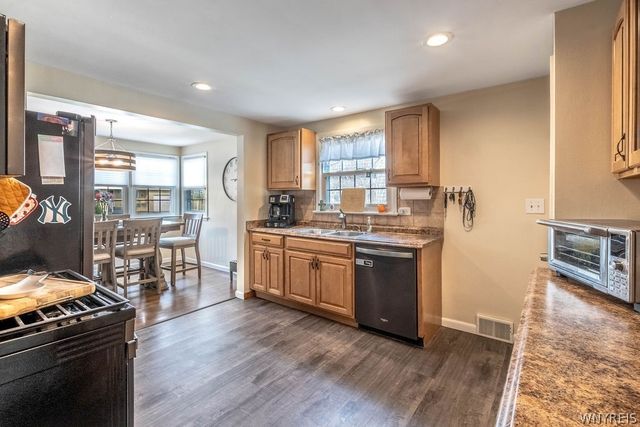 36 Dexter, Tonawanda, NY 14150
