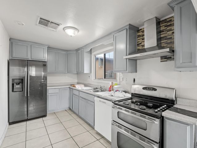 2509 S 10th Street, Fresno, CA 93725