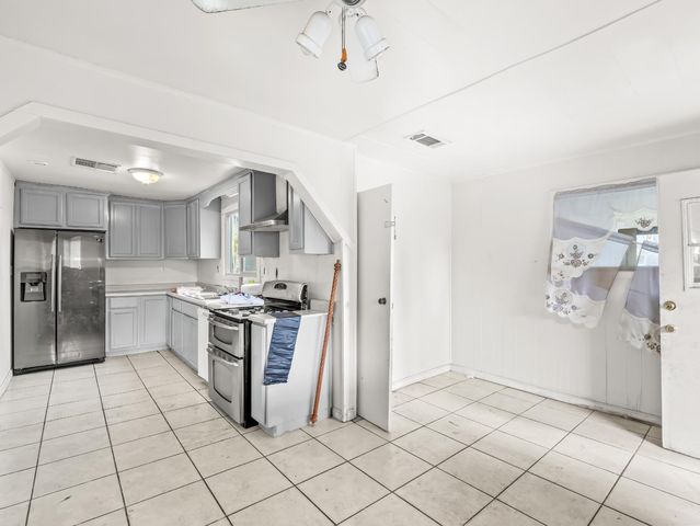 2509 S 10th Street, Fresno, CA 93725