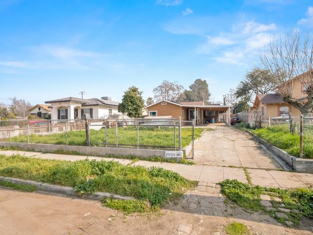 2509 S 10th Street, Fresno, CA 93725