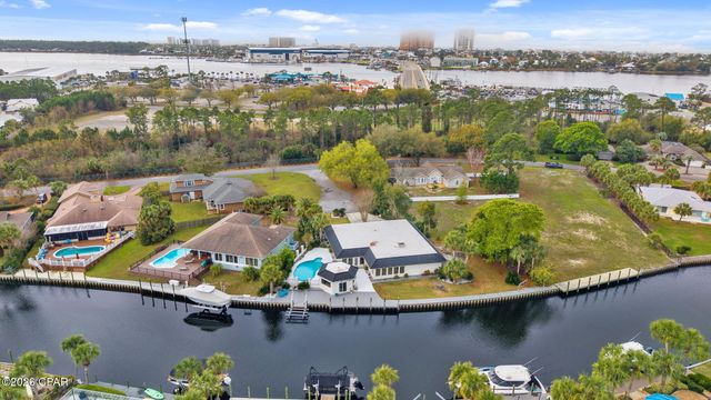 483 Wahoo Road, Panama City Beach, FL 32408