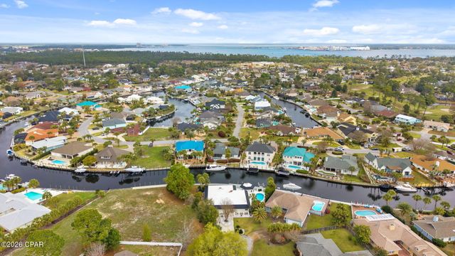 483 Wahoo Road, Panama City Beach, FL 32408