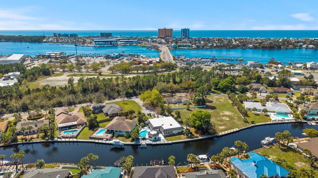 483 Wahoo Road, Panama City Beach, FL 32408