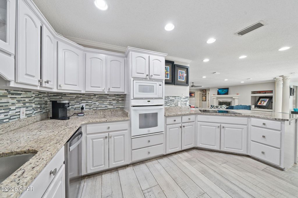 Image 14 of property listing at 483 Wahoo Road, Panama City Beach, FL 32408