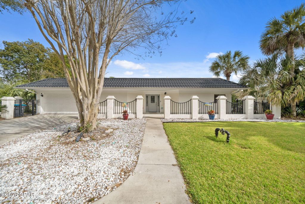 Image 7 of property listing at 483 Wahoo Road, Panama City Beach, FL 32408