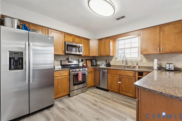 1510 Berkshire Dr, Newport News, VA 23602