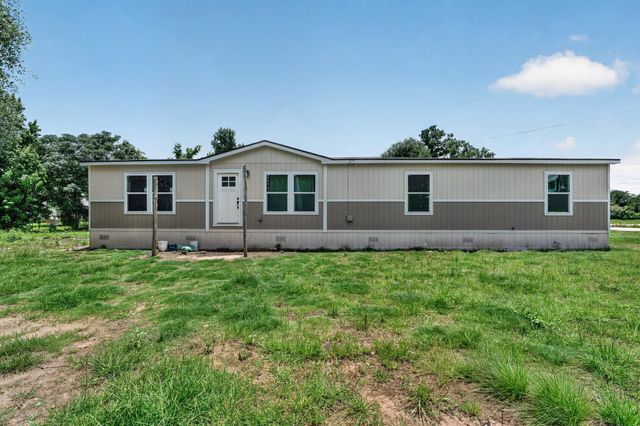 908 Yegua DR, Lexington, TX 78947