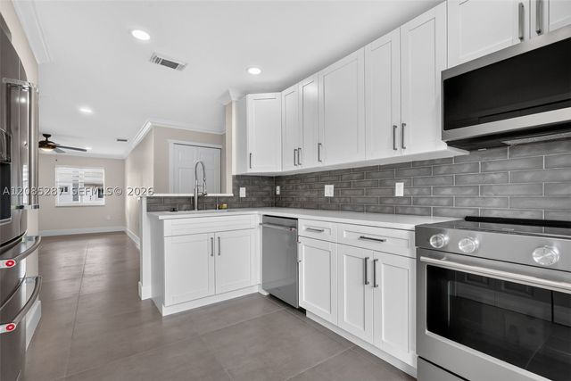 5775 NW 109th Ave 13, Doral, FL 33178