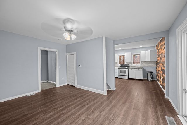 1906 E 13th Street, Davenport, IA 52803