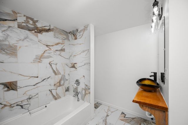 1906 E 13th Street, Davenport, IA 52803