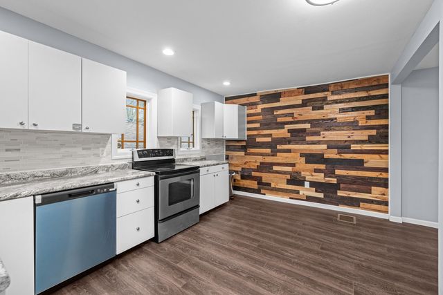 1906 E 13th Street, Davenport, IA 52803