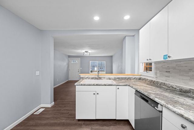 1906 E 13th Street, Davenport, IA 52803