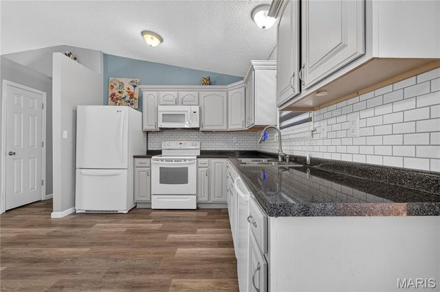 2157 Gregory Drive, Pacific, MO 63069