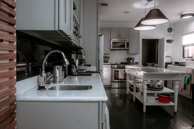 359 E Craig, San Antonio, TX 78212