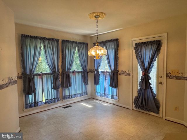 8227 OLD PLANK RD, Fredericksburg, VA 22407