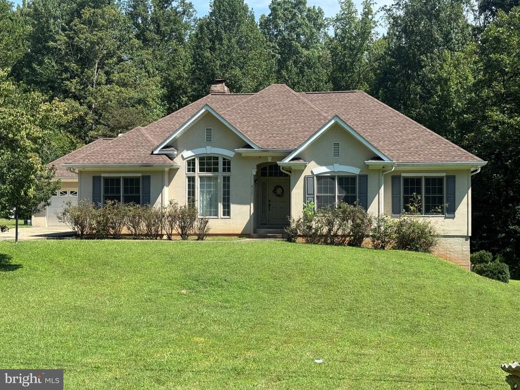 8227 OLD PLANK RD, Fredericksburg, VA 22407