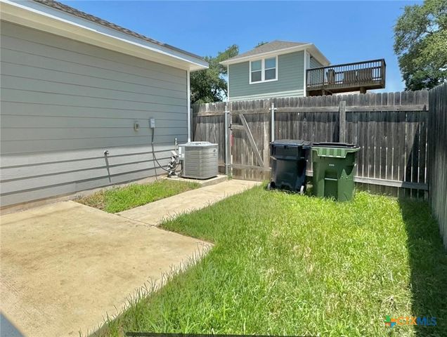 2148 Pecan Island Drive, Leander, TX 78641