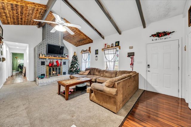 305 Oak Leaf Cir, Winchester, TN 37398