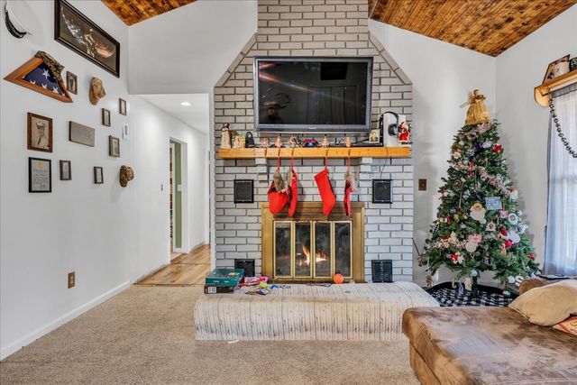 305 Oak Leaf Cir, Winchester, TN 37398