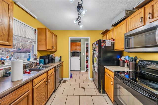 305 Oak Leaf Cir, Winchester, TN 37398