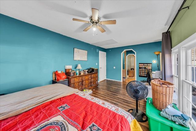 305 Oak Leaf Cir, Winchester, TN 37398