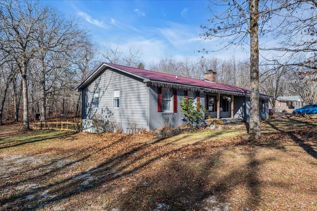 305 Oak Leaf Cir, Winchester, TN 37398